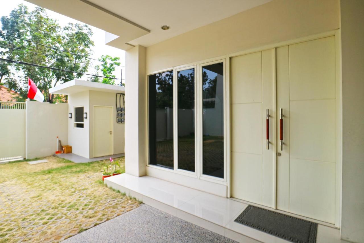 Velozip Kos Exclusive Apartment Surabaya Exterior foto